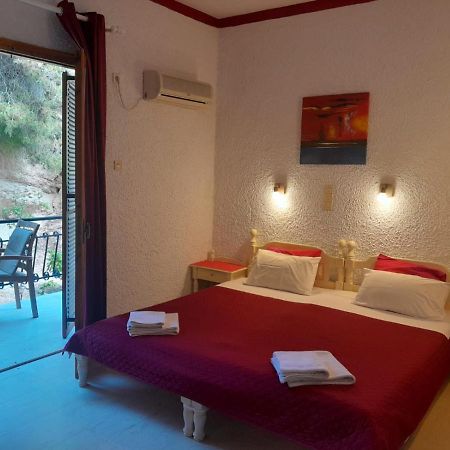Artemis Rooms Agia Marina  المظهر الخارجي الصورة