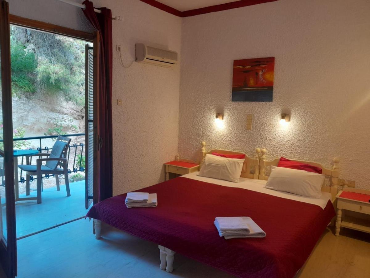 Artemis Rooms Agia Marina  المظهر الخارجي الصورة
