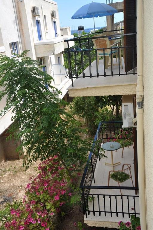 Artemis Rooms Agia Marina  المظهر الخارجي الصورة