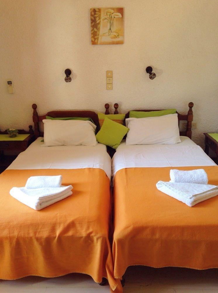 Artemis Rooms Agia Marina  المظهر الخارجي الصورة