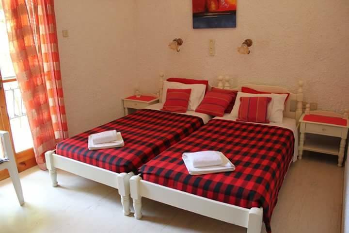 Artemis Rooms Agia Marina  المظهر الخارجي الصورة