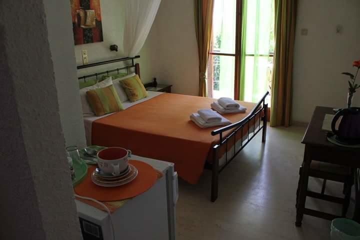 Artemis Rooms Agia Marina  المظهر الخارجي الصورة