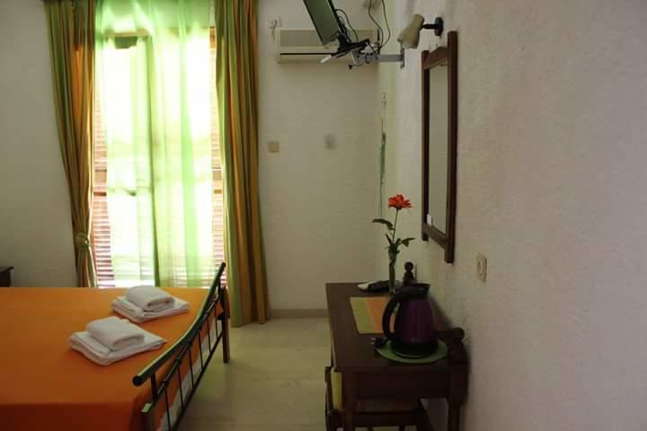 Artemis Rooms Agia Marina  المظهر الخارجي الصورة